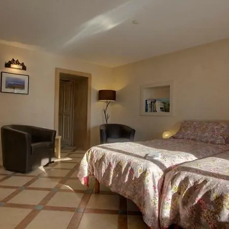 Holiday home House Entredigue